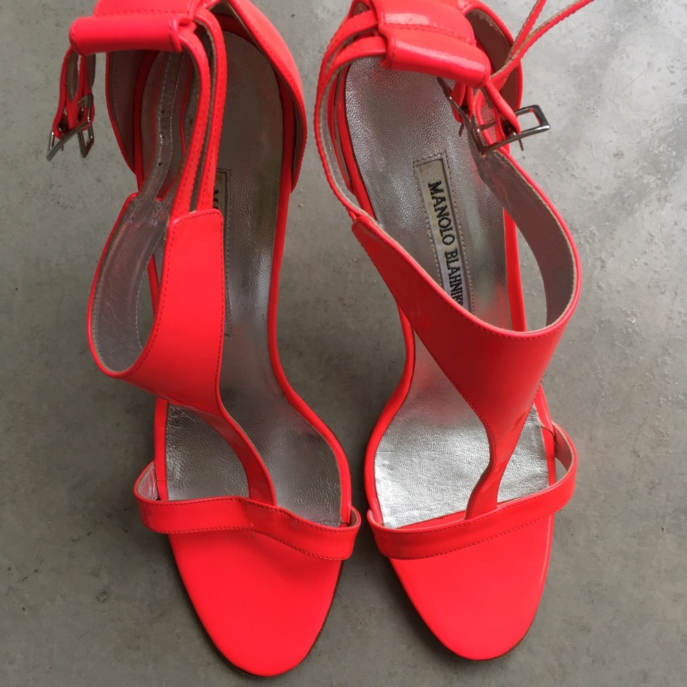 Manolo Blahnik Strittina T-Strap Sandals - Picture 2 of 8
